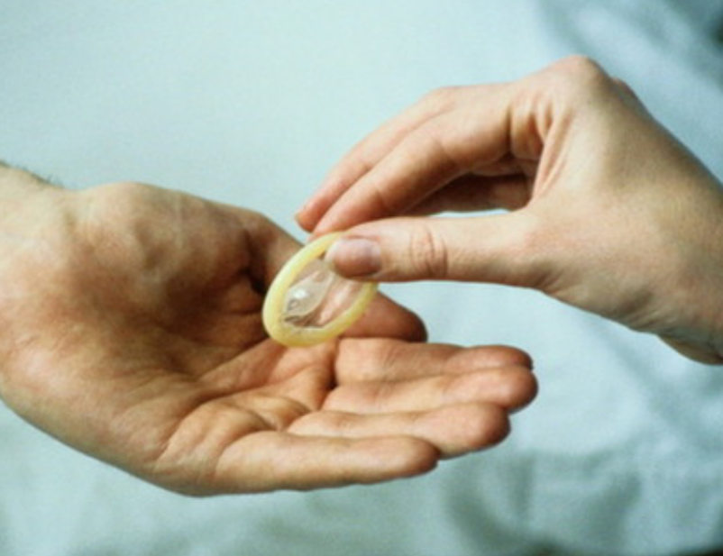 失眠|男性的3个“行为”，会让女人的子宫很受伤，再爱也不要纵容