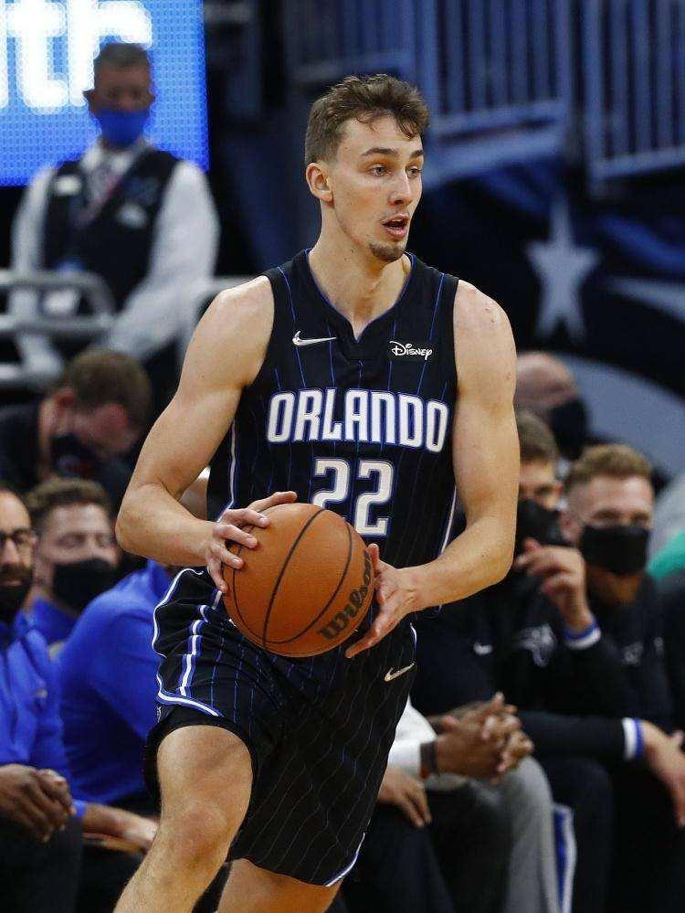 魔術(shù)隊(duì)|魔術(shù)8號(hào)秀撿到寶，單月數(shù)據(jù)僅遜奧尼爾 或成最佳新秀黑馬