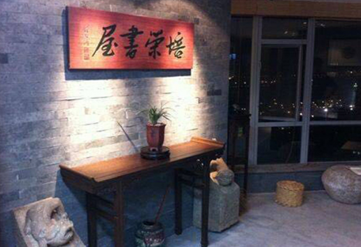 十万个家居为什么|汪涵晒出自己的豪宅，全屋白墙不做吊顶，但家具几乎都是古董