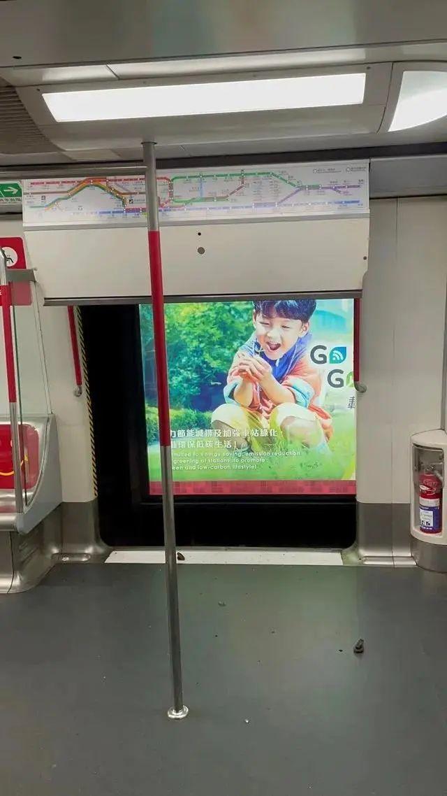 港铁,你车门掉了!一列西行列车驶至铜锣湾站时车门脱落