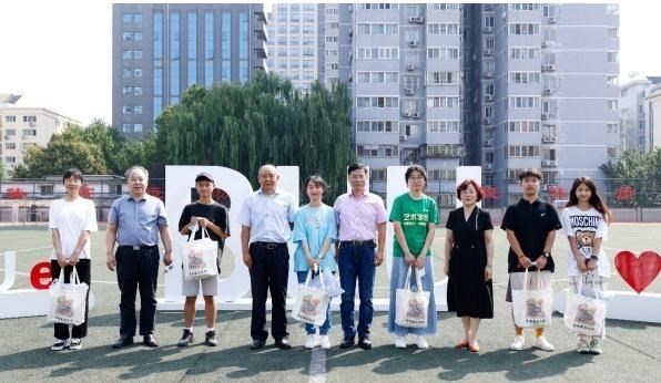 樱桃如水水|刘昊然被北京联合大学录取，难道努力拼搏考上真的是野鸡大学吗？