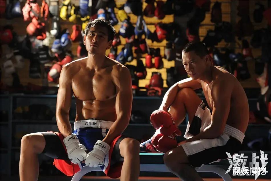 张家辉|张家辉花9个月训练一身肌肉，他花“巨额”贴假肉，两位都是影帝