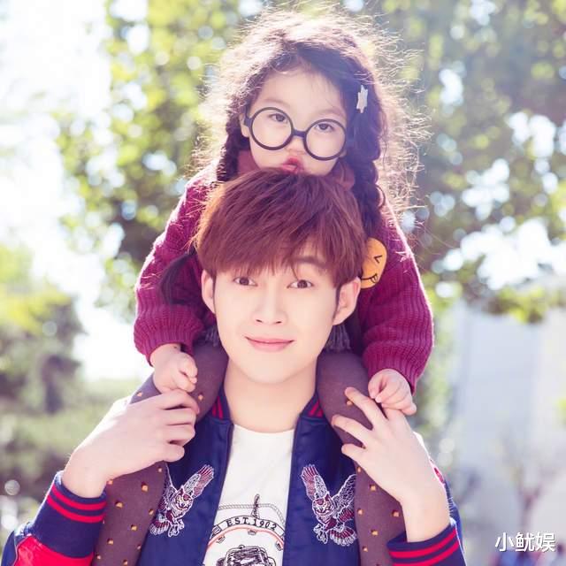 董力|5年了,那个哭着说“我要挣钱养弟弟”的阿拉蕾,如今怎么样了?