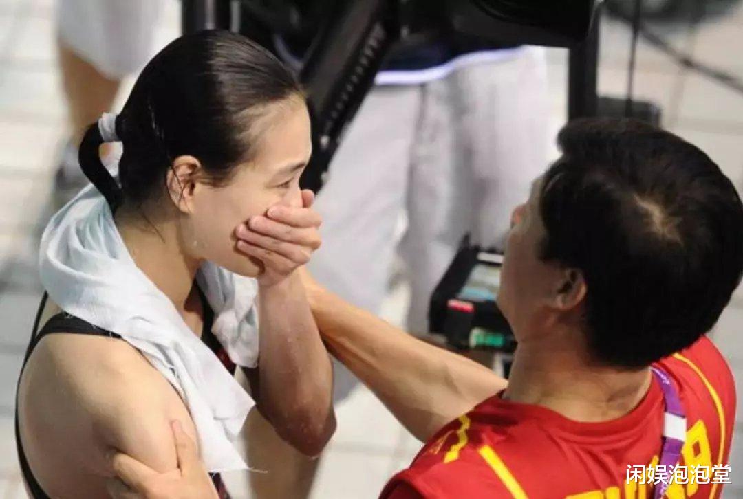 吴敏霞|吴敏霞报喜怀二胎，曾为老公签病危通知书，如今他们过得怎么样？