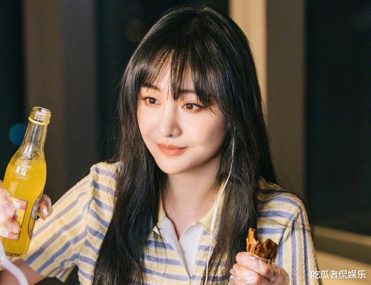 郑爽|郑爽和孩子见面泪崩道歉，孩子被引导喊妈妈，官媒宣传支持复出？