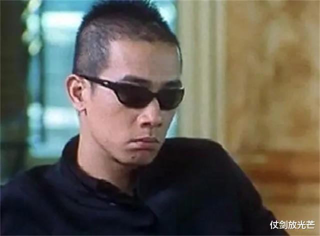 陈小春|陈小春：用尽毕生找不回被3000元卖掉的亲弟弟，身价上亿又有何用