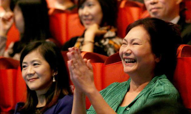 大S|大S的妈妈黄春梅:嫁入豪门当佣人,独自抚养三个女儿有泪水