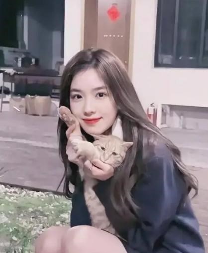 家中大小宝|郝一点10年前旧照曝光,网友直呼大变脸,看清对比:林锡看走眼了