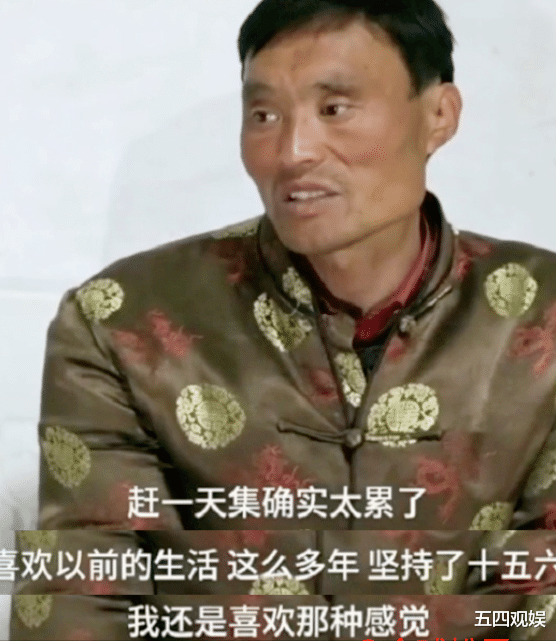 朱之文|拉面哥火了，大衣哥坐不住了，走出门外放声高歌，只剩十几个粉丝