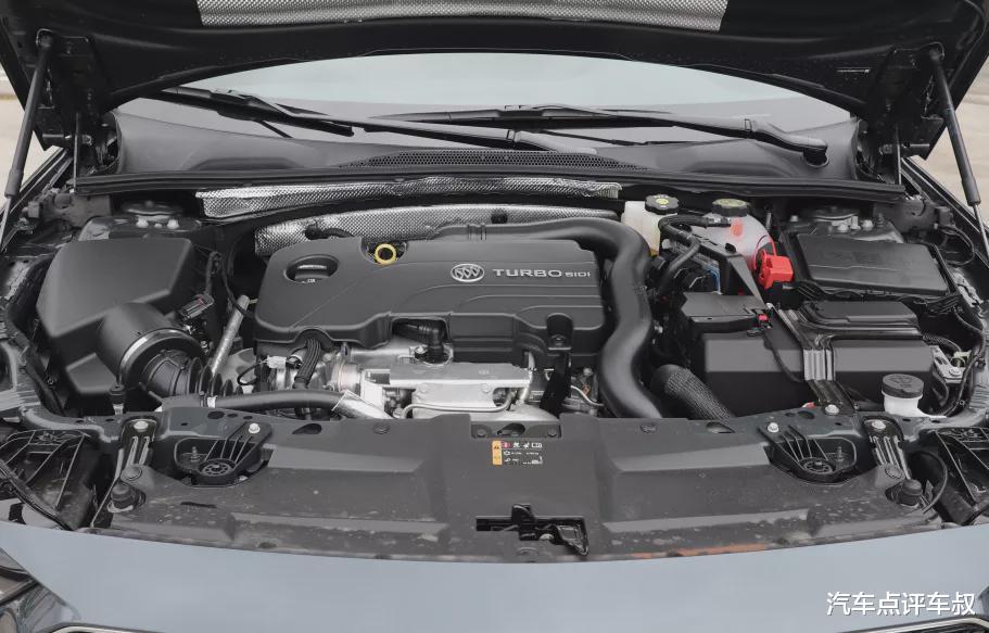  合资运动范B级车对撞：别克君威VS日产天籁