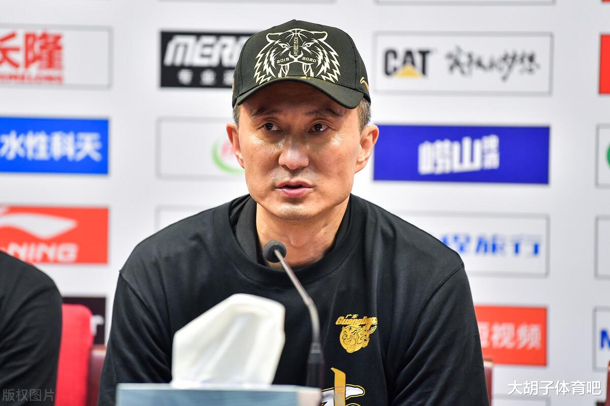 杜峰|杜峰争冠危机解除!总决赛MVP深夜突然开口,CBA争冠又稳了