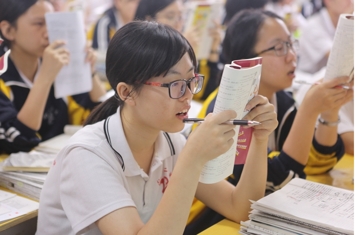 糯妈育儿经|女孩高考658分,放弃港大72万奖学金执意复读,最后考了多少分?