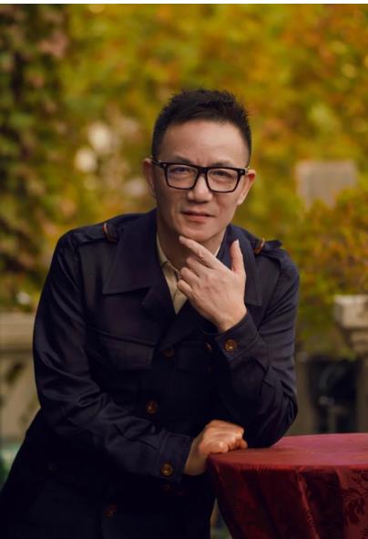 主持人|主持人程雷：42岁娶小18岁同行，如今因吃席前程被毁