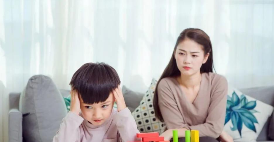 吴洪娜聊说育儿|入美籍，就断绝父子关系，被踢出家庭群的孩子，网友：做得对