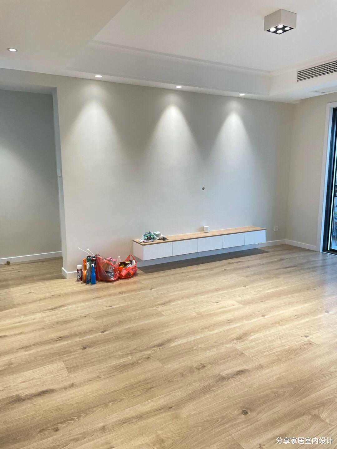 |等我有房了，墙面不会刷白色，看看她家的新房，简单还很美观！