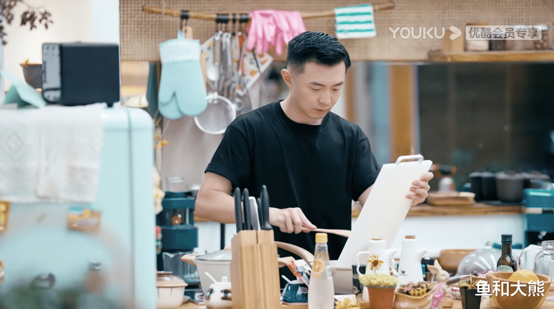 我们恋爱吧|《我们恋爱吧》男4出场搅乱局势，阿霜瞬间转移目标，恐两头落空