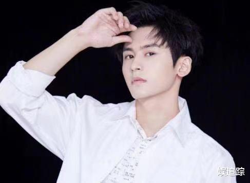 张哲瀚|人民日报评张哲瀚道歉：要为自己的无知买单。