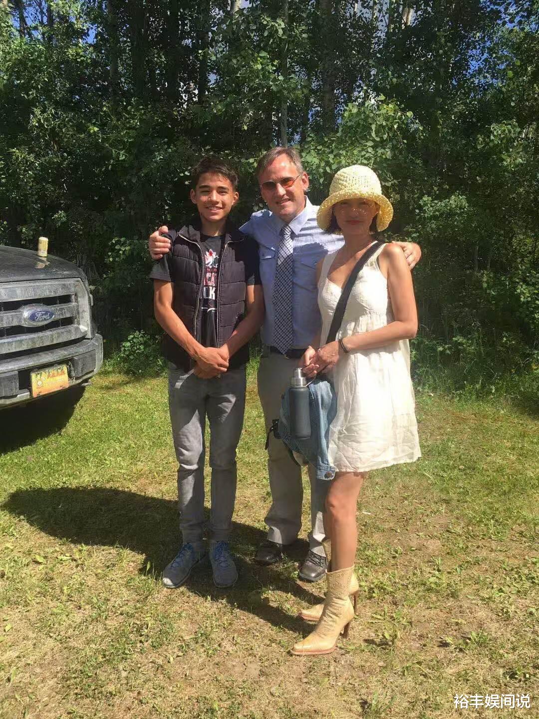 傅明宪|“郭芙、郭襄”罕有同框，51岁傅明宪仍显年轻，李绮红变化大