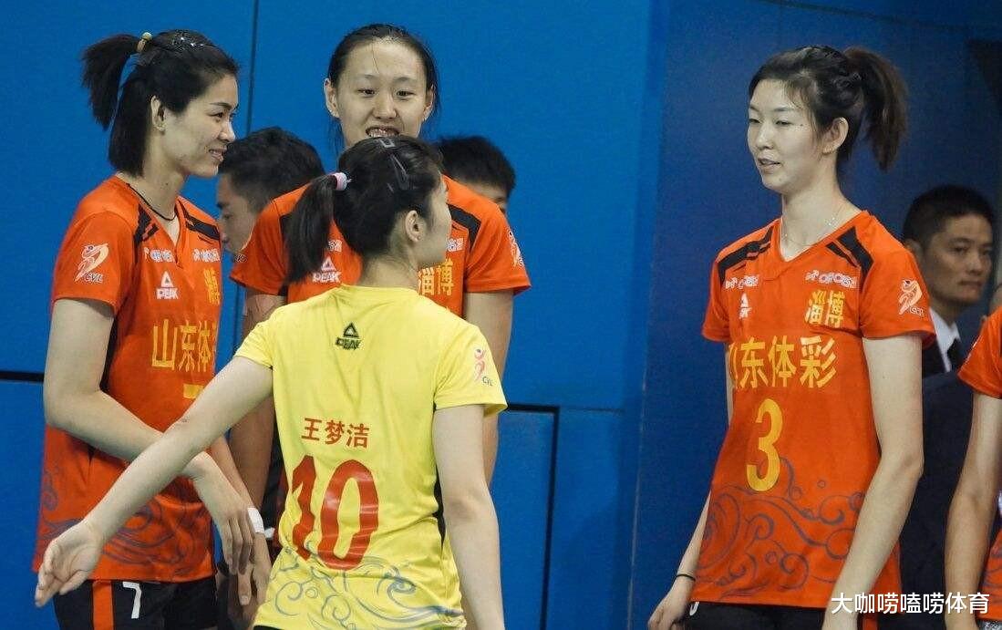 女排|中国女排迎来集体告别：10大国手名将正式宣布退役，1人年仅24岁