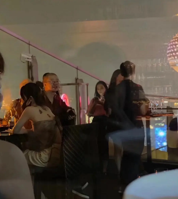 李诞|李诞黑尾酱离婚真正原因曝光，李诞出书自曝：婚姻带给我巨大痛苦