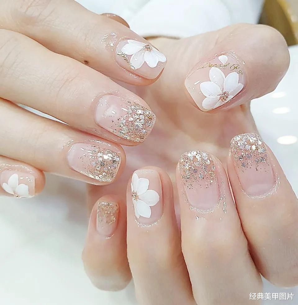 美甲|超级适合春天的花花草草美甲，仙气满满！
