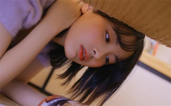 趣搭配 清纯美女：优雅迷人，气质素雅