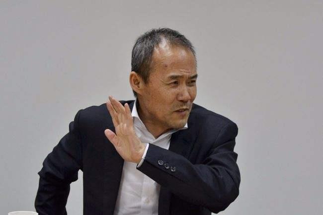 刘銮雄|人生赢家王石：69岁老来得女，70岁再次逆袭成功，与娇妻相差30岁