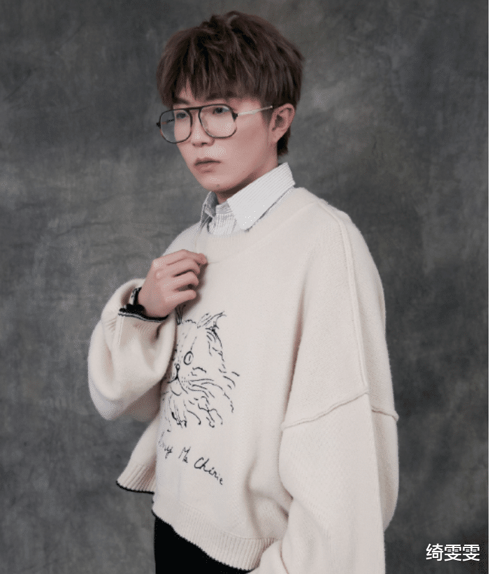 华晨宇|曾靠才华出道，如今容颜大变如“整容”，简直太像华晨宇了