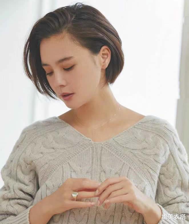 衬衫 为什么中年女人“烫发”显老气?3留、3不留的造型精髓,鲜为人知