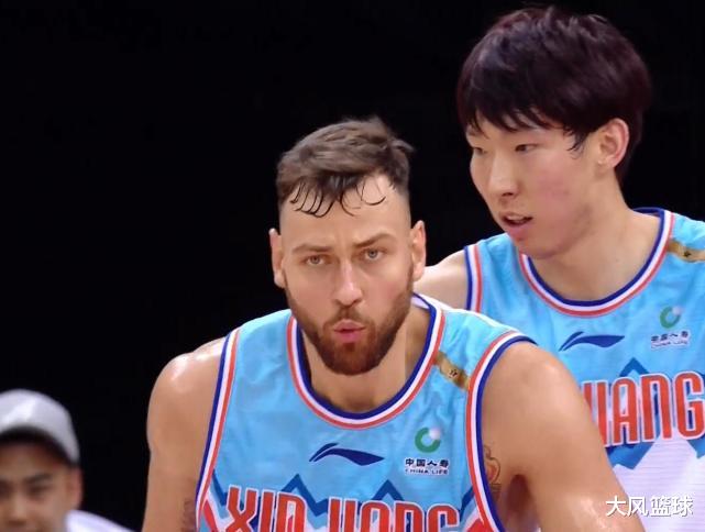 周琦|22分17篮板！进攻无解+限制韩德君，如今，不会有人再喊你周躲躲