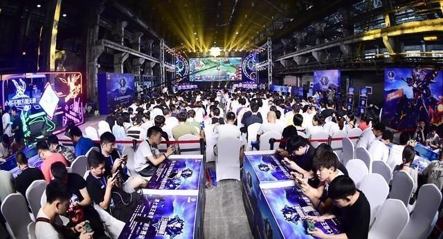 教教你家娃|陪玩市场成热门，每小时收入高达500元，高收入背后却乱象频出