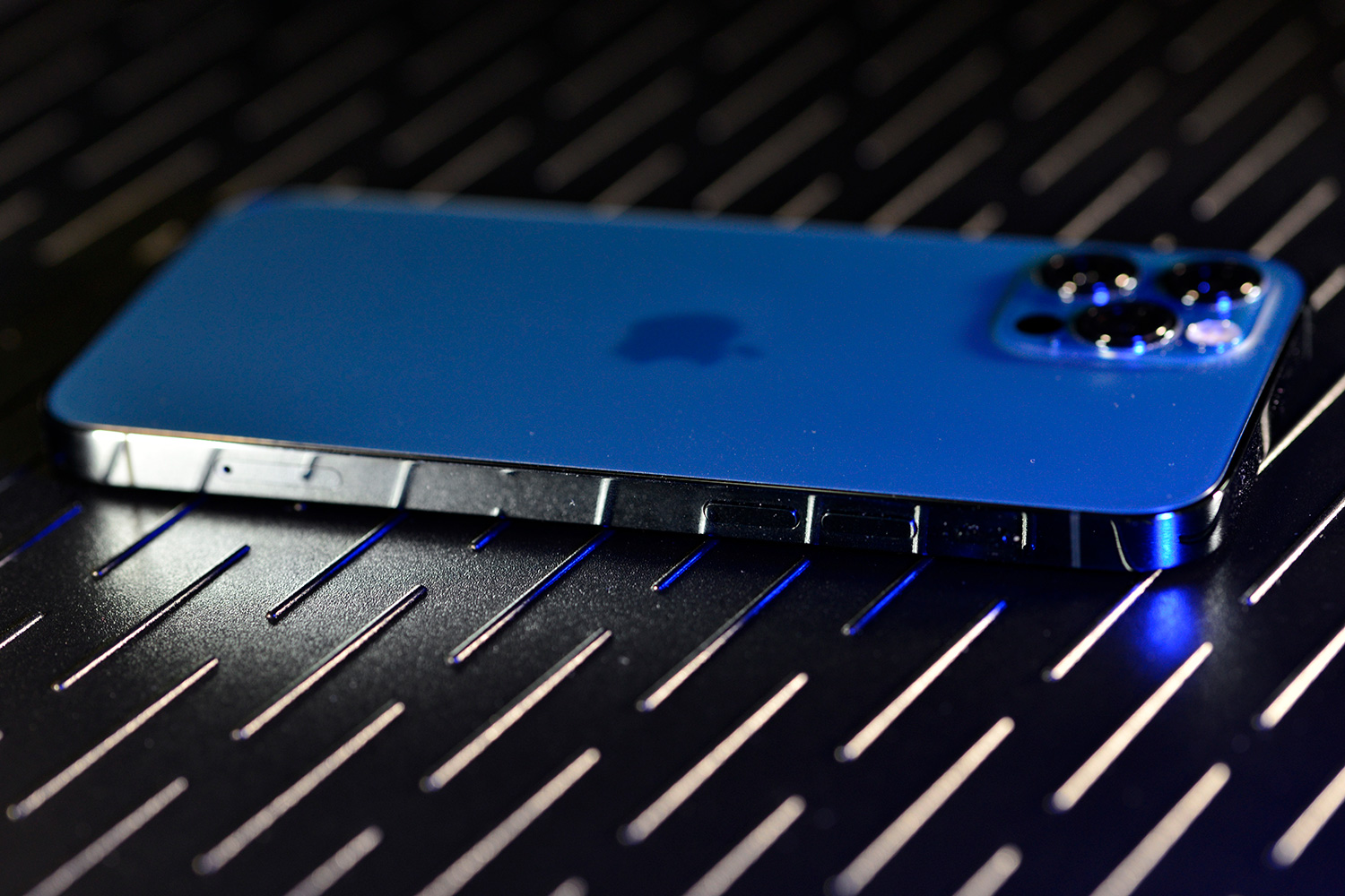 顯示器|去年旗艦iPhone 12 Pro現在多少錢了？不到6000可以入手256GB版