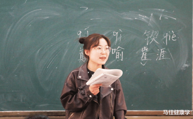 肝癌|25岁高中女教师确诊肝癌，懊悔痛哭：肩膀早有提醒，自己没当回事