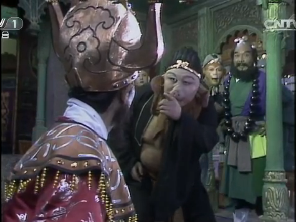 西游记|杨洁《西游记》第15集错误频出，衣服还是钟？两个唐僧撞车