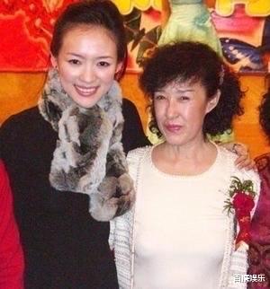 靳东|42岁的章子怡瘦到脱相，其实是不可避免的越来越像她妈妈了