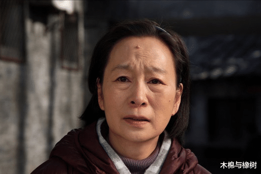 离婚 雷雨之夜，63岁母亲给3个子女打17个电话，被子女3句话训哭，扎心