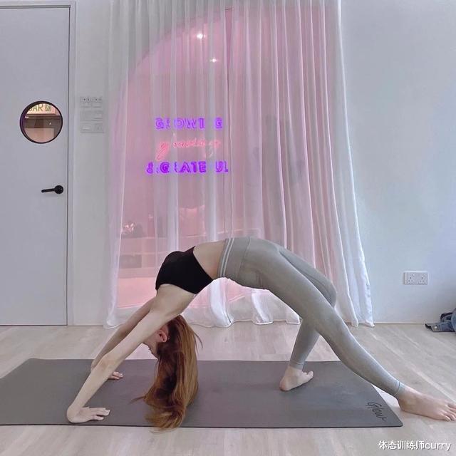 黄诗棋|Baby颜、柳岩身，连续4年入选「全球百大美女」！简直太哇塞了