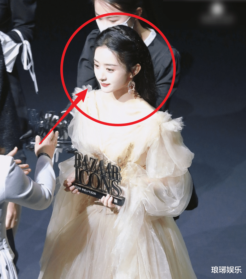 许敏|85花女星集体走芭莎红毯，躲过了红毯女王baby，却被33岁的赵丽颖惊艳了