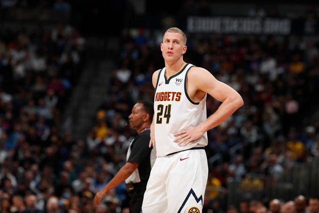 黄蜂队 黄蜂队为冲击季后赛准备送出4换1方案交易火箭队克里斯蒂安·伍德