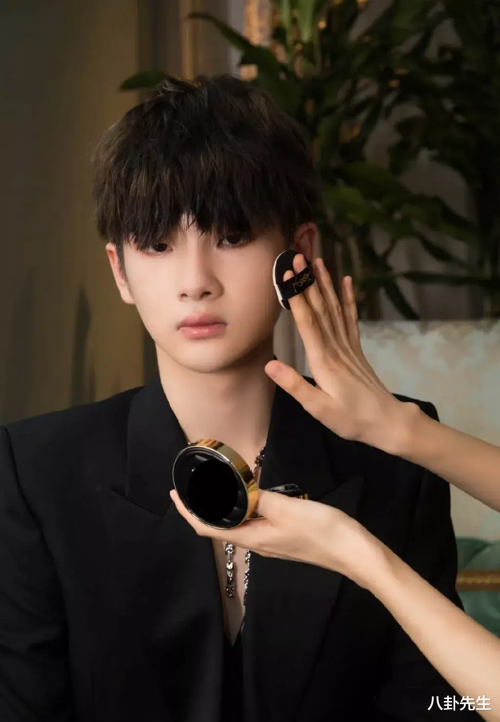 生肖|男偶像代言美妆产品，真的不太行