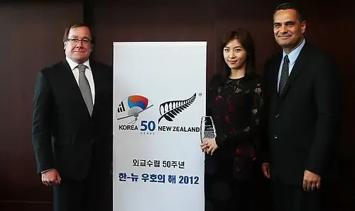 河智苑|突发抑郁，画风诡异，又来一个崔雪莉？