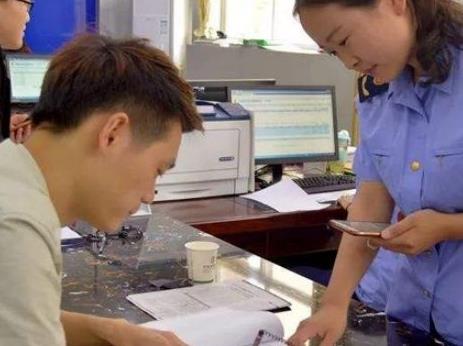 |“无编制”公务员热度不减反增,年龄限制被打破,往届生:真幸福