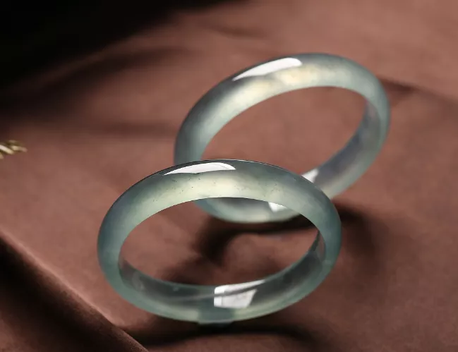 客服|翡翠上蜡和浸蜡的区别在于什么地方？