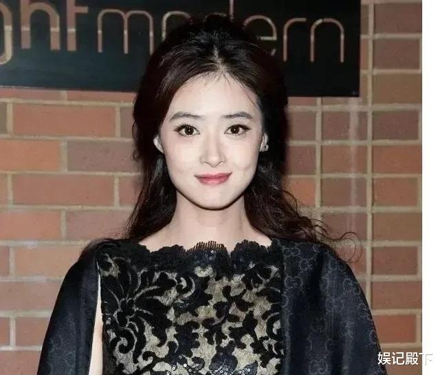 蒋欣|蒋欣瘦下来真的绝了，连中戏校花曾黎都黯然失色，颜值真被低估了