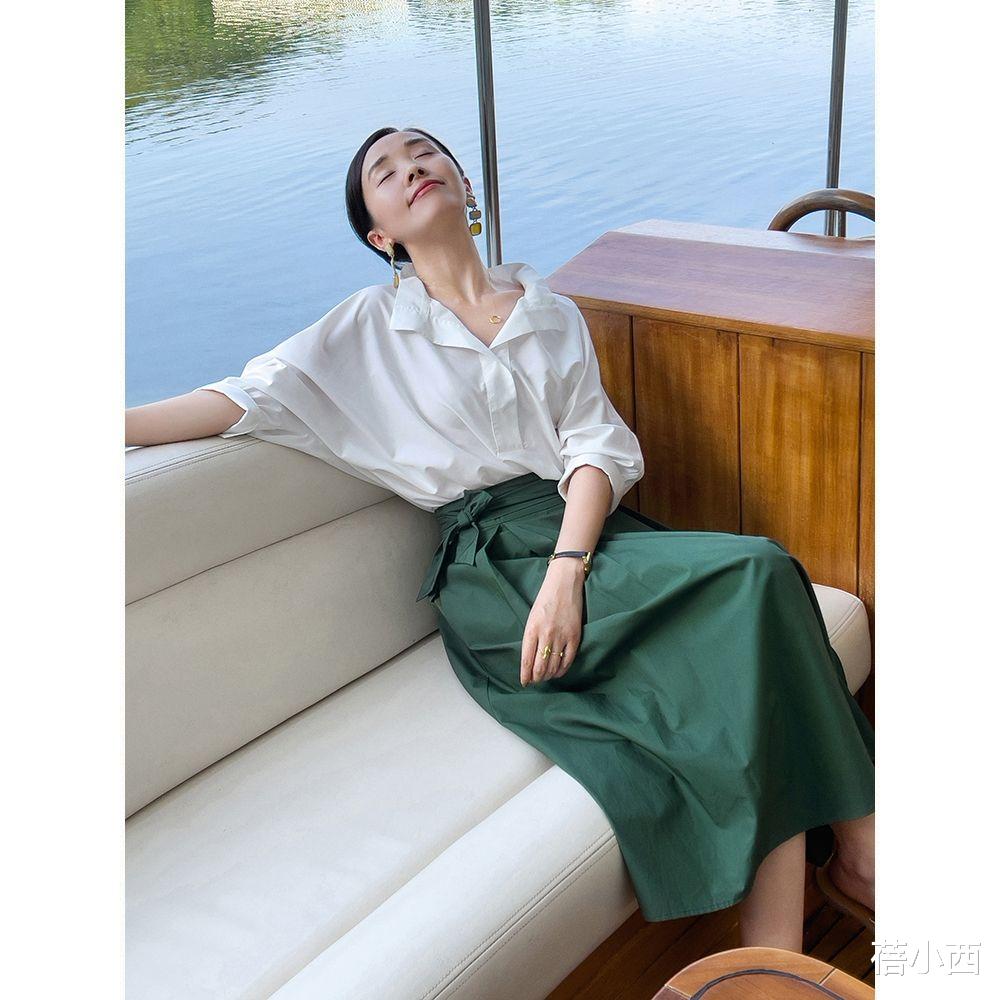 蓓小西|美女的气质之道，精致的穿搭不用繁琐，一件“衬衫”穿出花样造型