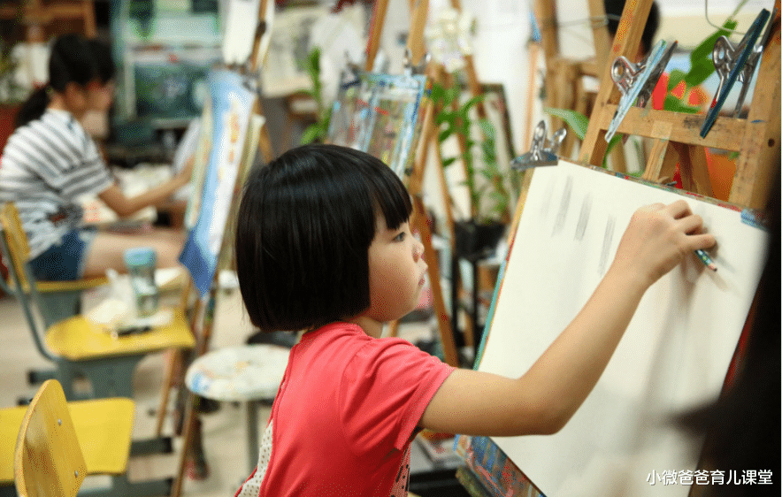 小微爸爸育儿课堂|学生“0分”试卷走红，改卷老师看完无可奈何，美术老师如获至宝