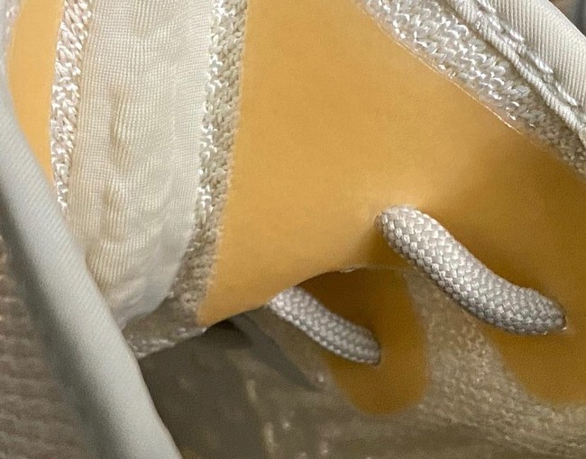 FLIGHTCLUB中文站|买一双顶两双!「纯白2.0」Yeezy 350 V2最新实物释出!