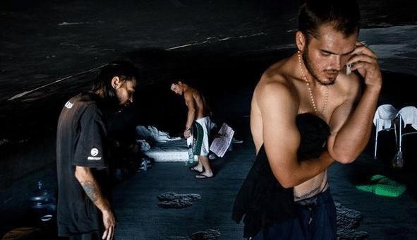 居住在下水道,一天3美金也要过“精致”生活?网友:这就是生活