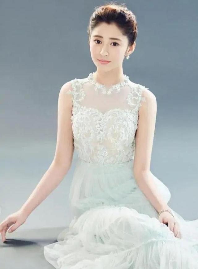 欧阳娜娜|这胖妞是《锦绣未央》的李心艾?脸比饼还圆,果然一胖毁所有