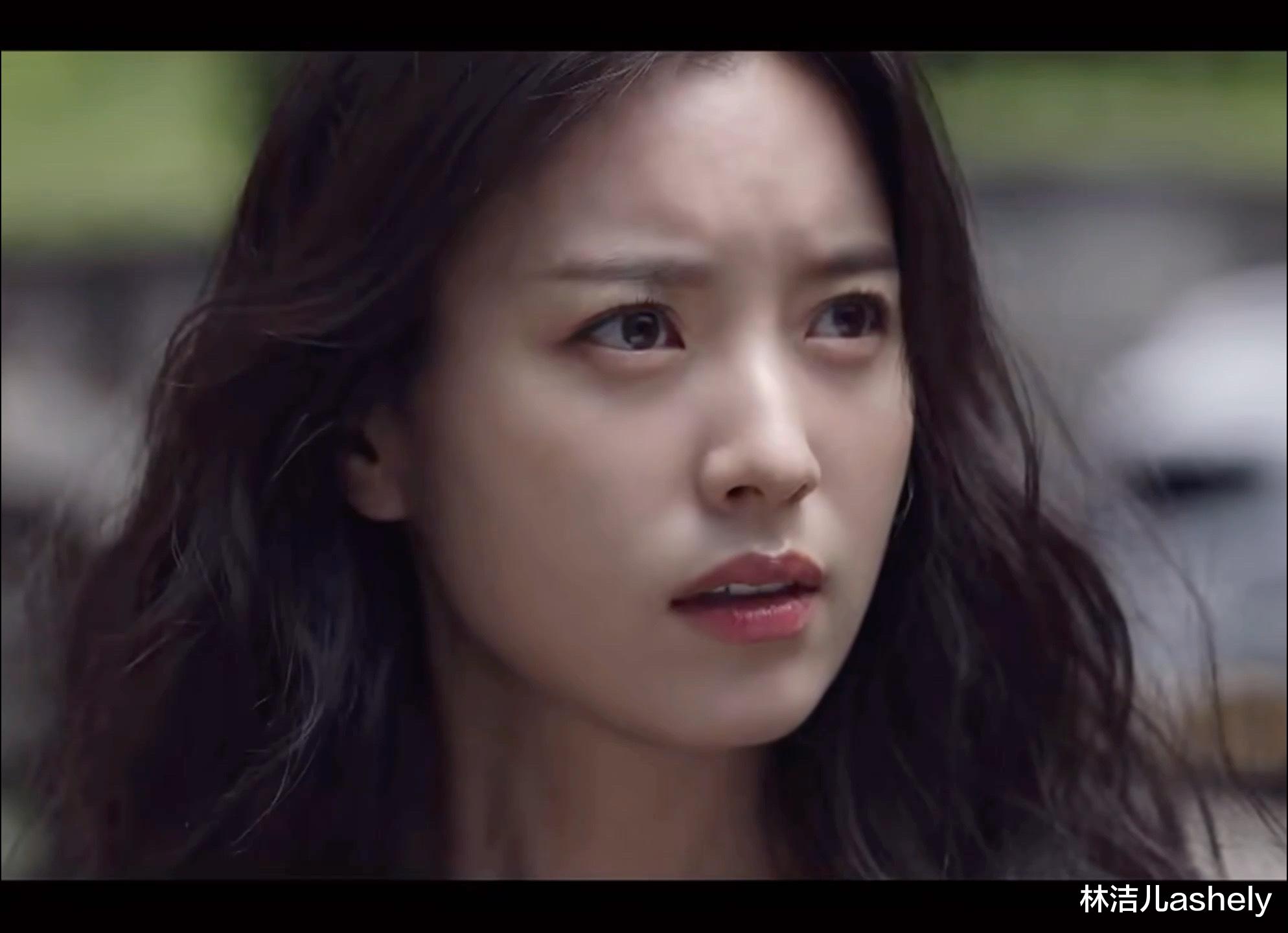 穿衣搭配|岁月从不败美人！韩孝周穿高中校服毫无违和感，新剧怼脸拍皮肤超好